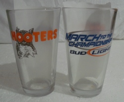 Bud Light Beer Hooters Pint Glass